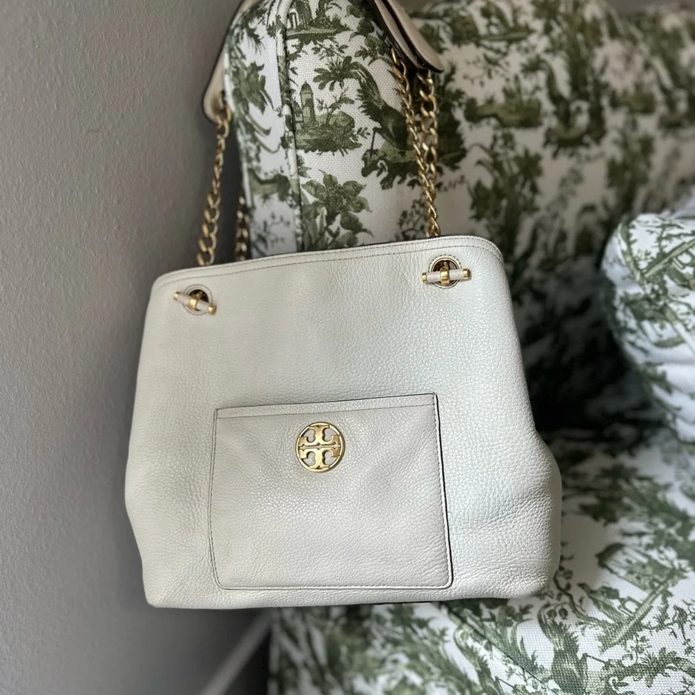 Tory Burch Chelsea Pebble Leather Slouchy Tote Shoulder Bag in Ivory - Picture 4 of 12